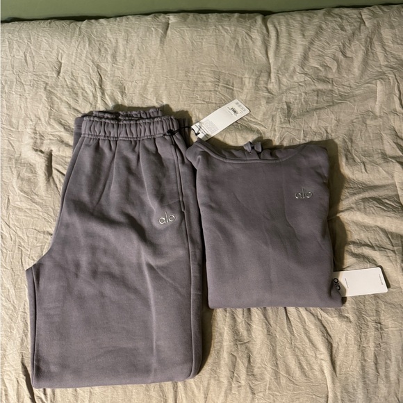 Alo Accolade Fog Sweat Set - Picture 2 of 5